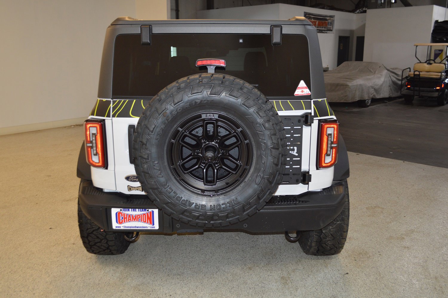 New 2025 Ford Bronco Badlands image 4