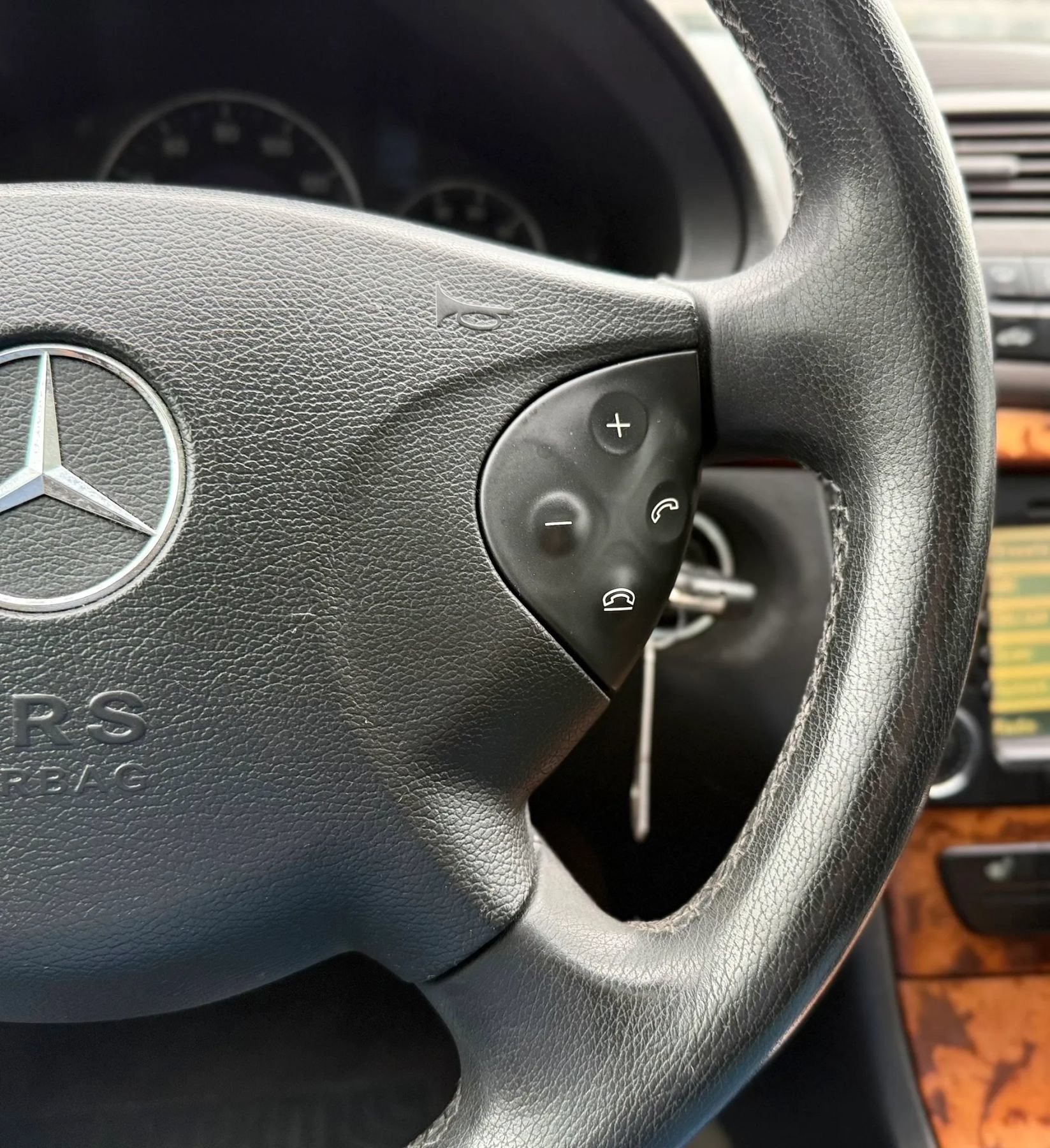 Used 2004 Mercedes-Benz E 320 Sedan image 14