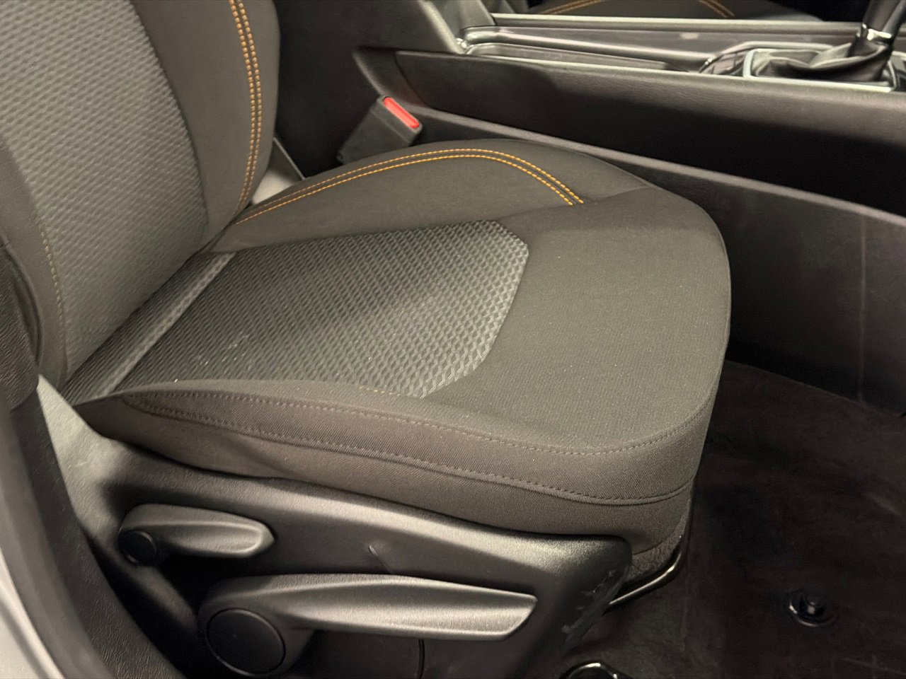 Used 2022 Jeep Compass Sport image 11