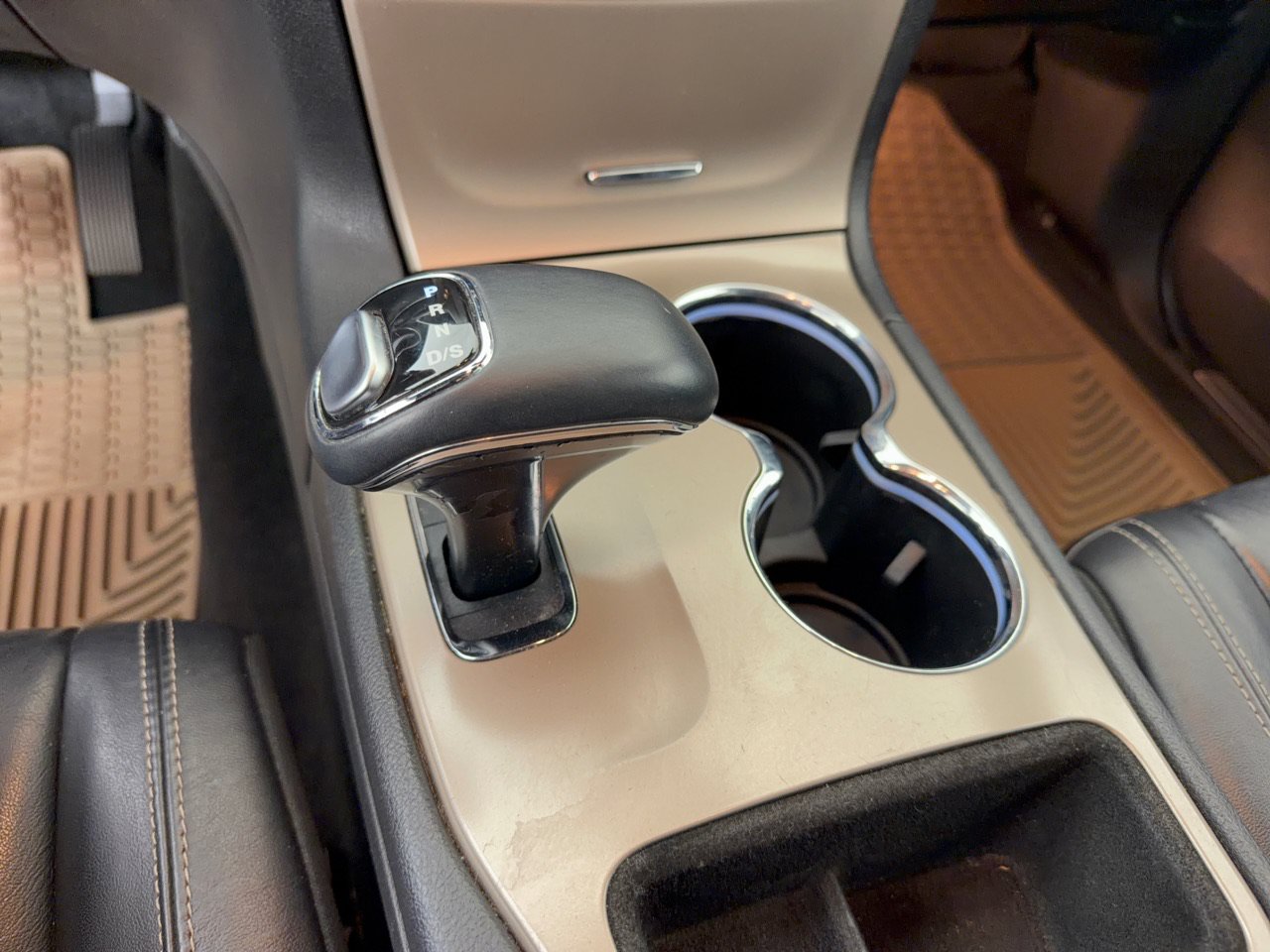 Used 2015 Jeep Grand Cherokee Limited RWD image 24