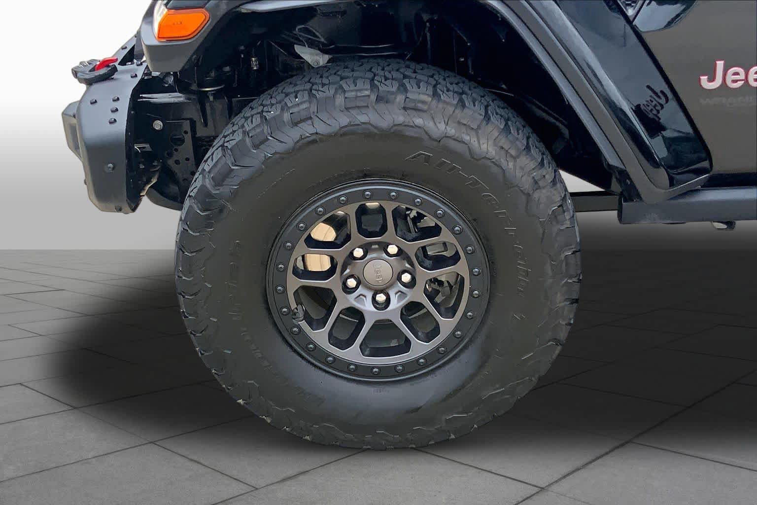 Used 2021 Jeep Wrangler Unlimited Rubicon w/ Xtreme Recon 35" Tire Package AWD/4WD image 11