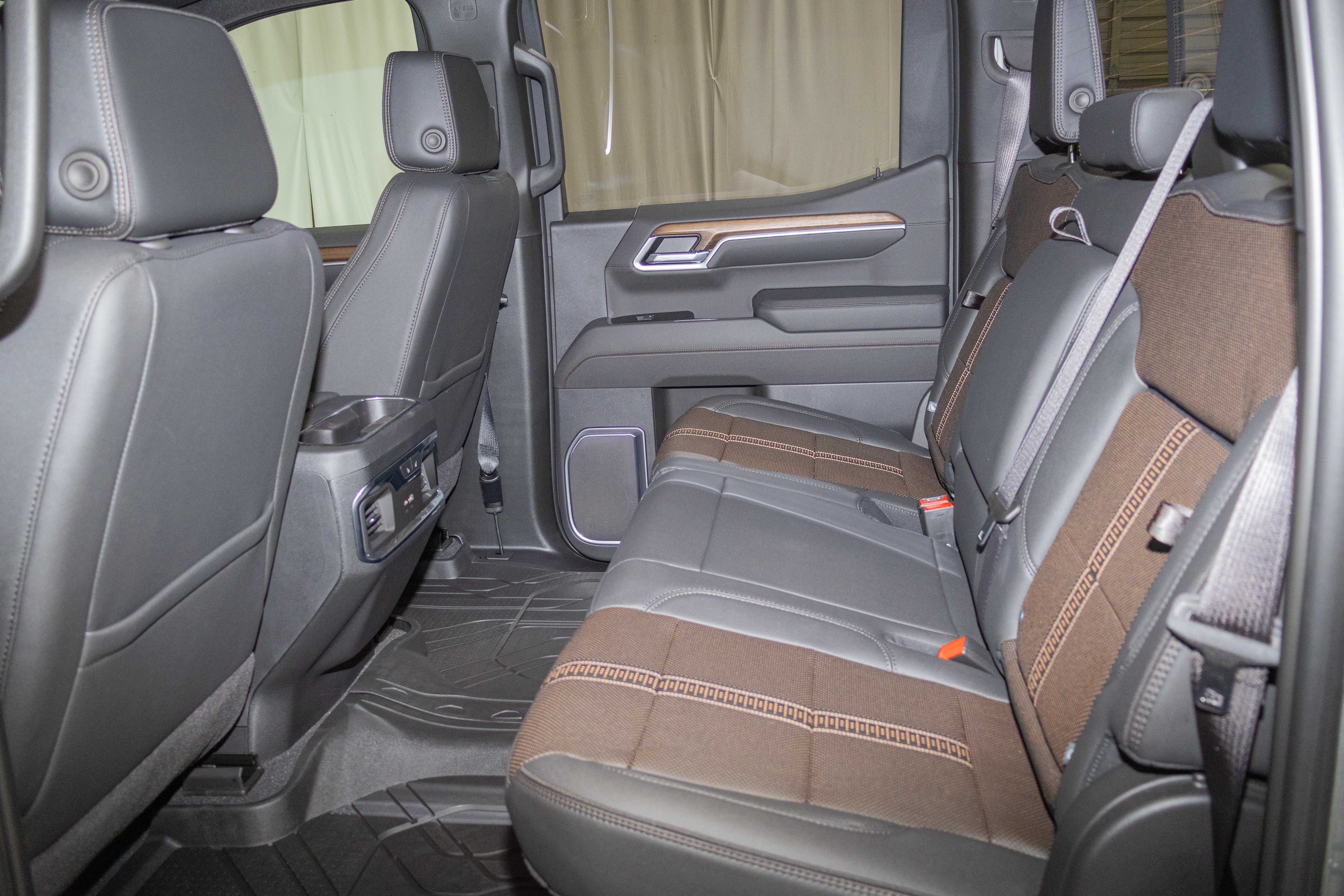 New 2026 Chevrolet Silverado 1500 High Country AWD/4WD image 10