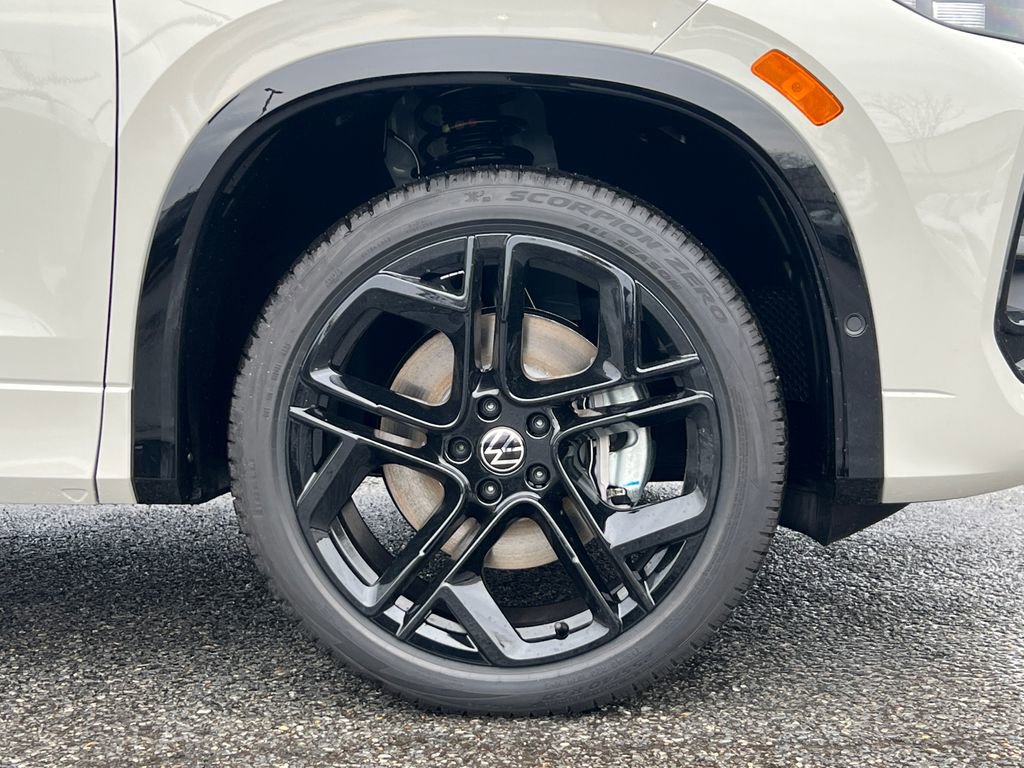 New 2026 Volkswagen Tiguan SE R-Line image 8