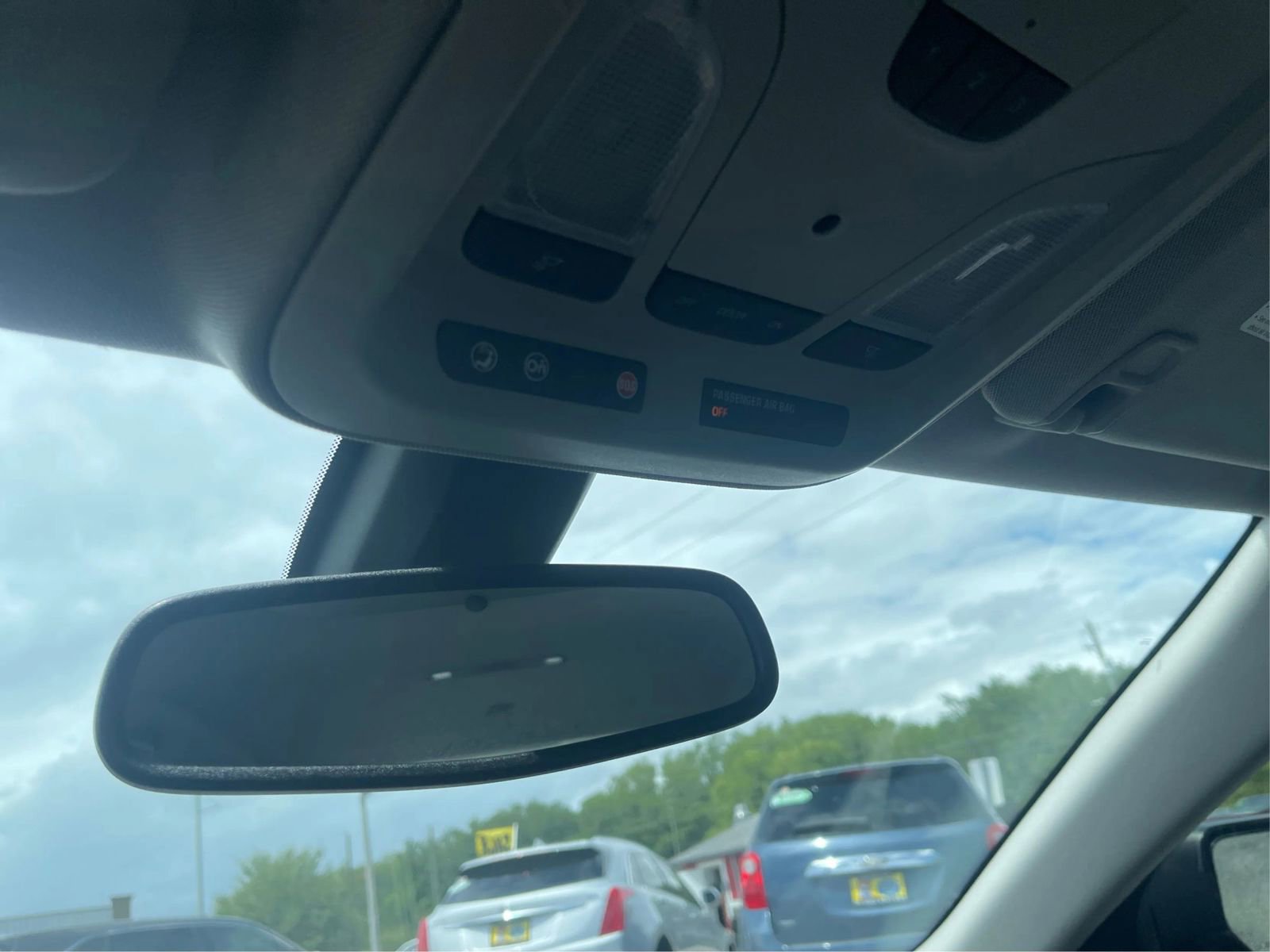 Used 2015 Chevrolet Impala LT w/ Convenience Package image 16