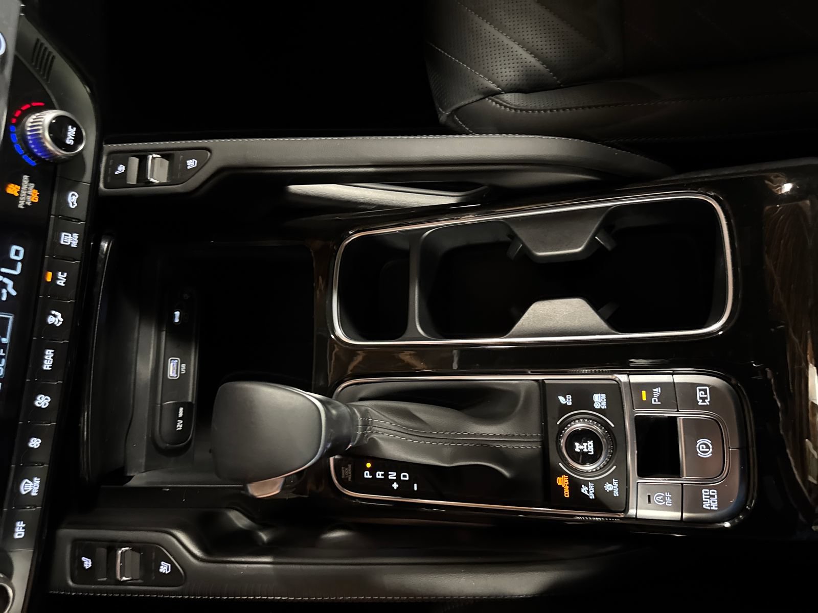 Certified 2025 Kia Telluride SX Prestige X-Line AWD/4WD image 24