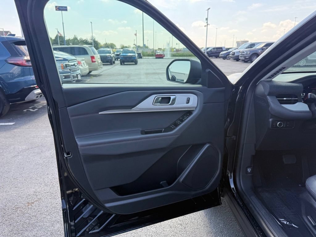 New 2026 Ford Explorer Active AWD/4WD image 12