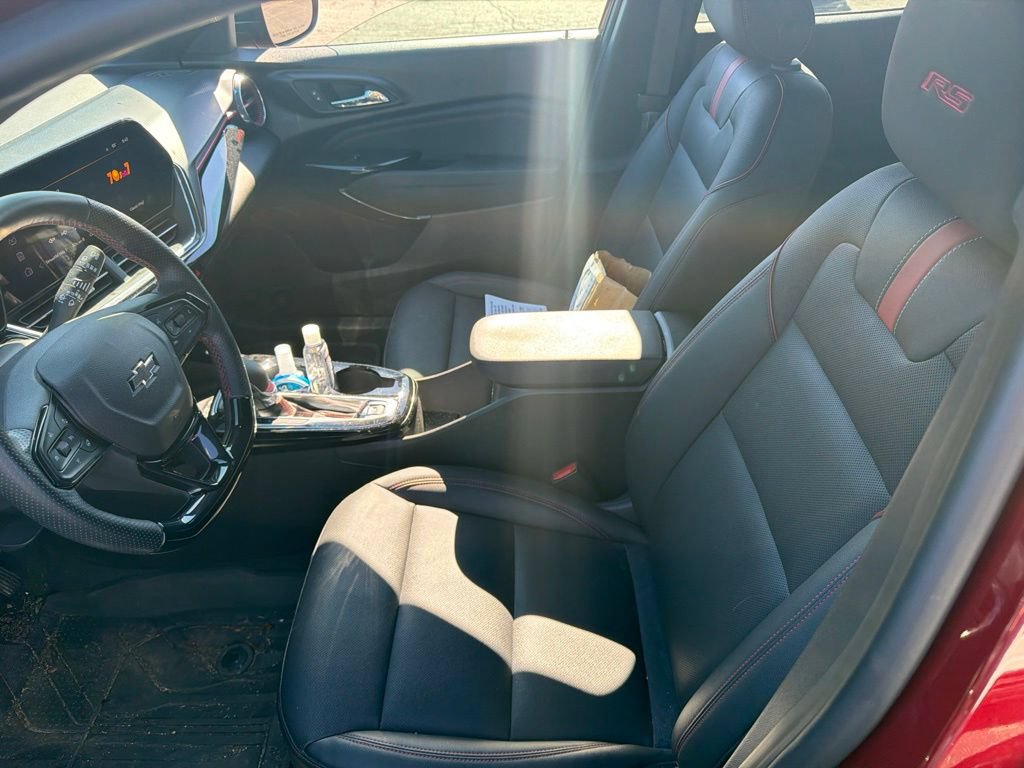 Used 2024 Chevrolet Trax RS w/ Sunroof Package FWD image 7