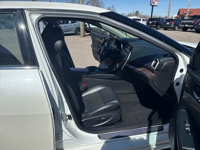 Used 2017 Nissan Maxima Platinum image 13