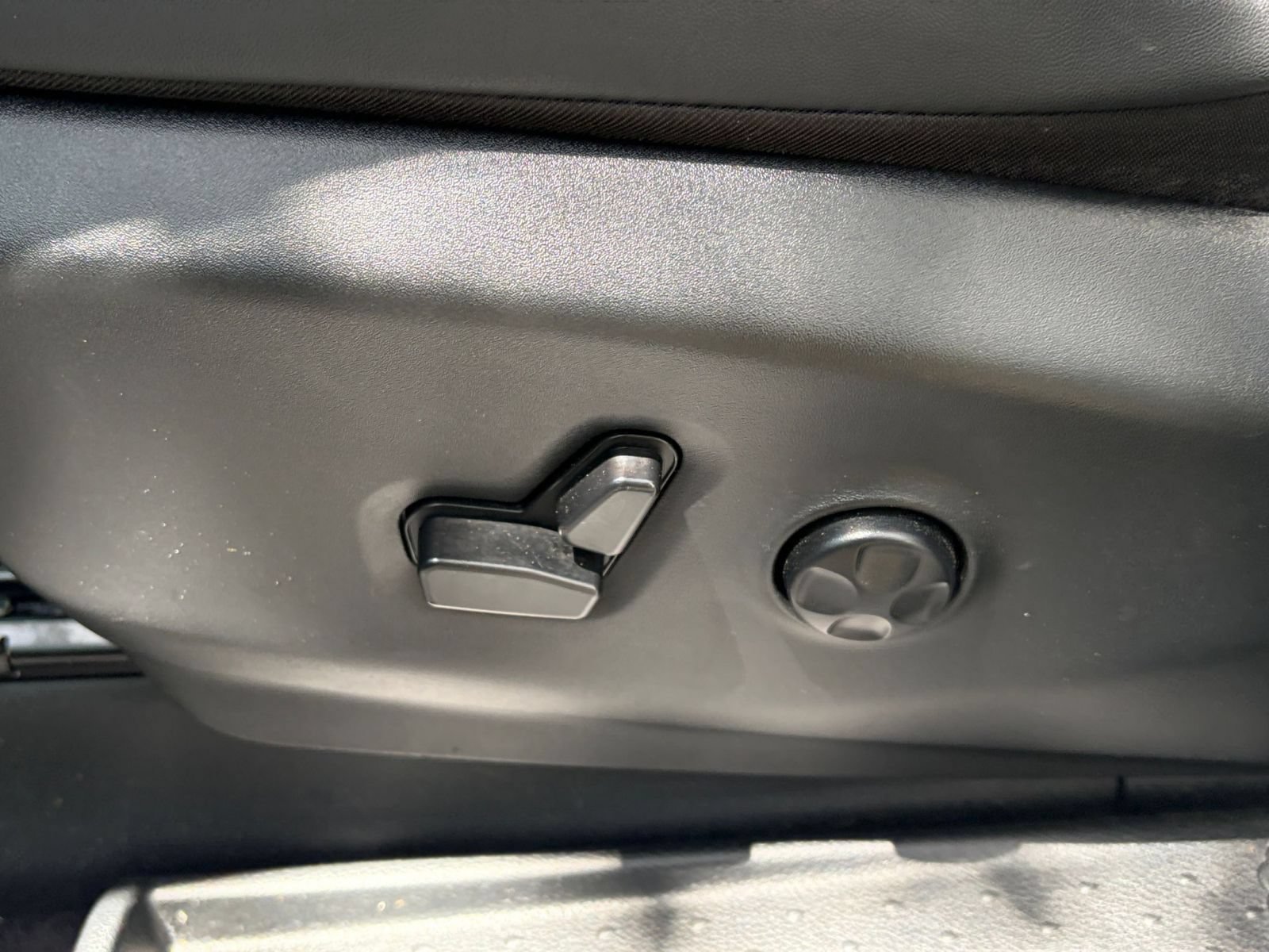 Used 2025 Chrysler Pacifica Select FWD image 22