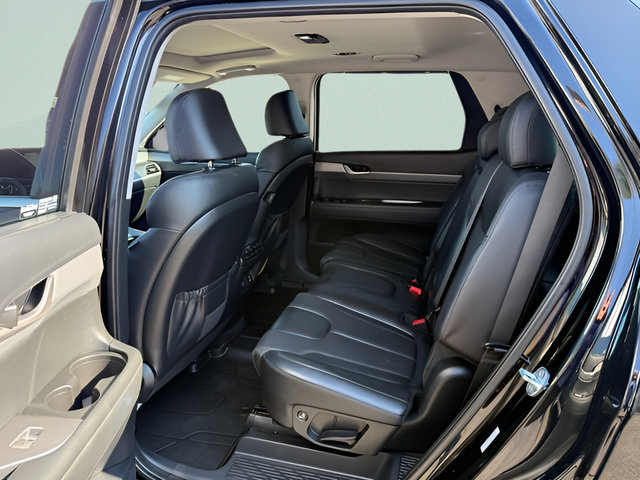Used 2022 Hyundai Palisade SEL w/ 8P Bench Seat Package AWD/4WD image 5