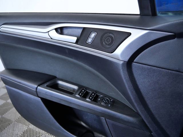 Used 2019 Ford Fusion SE image 25