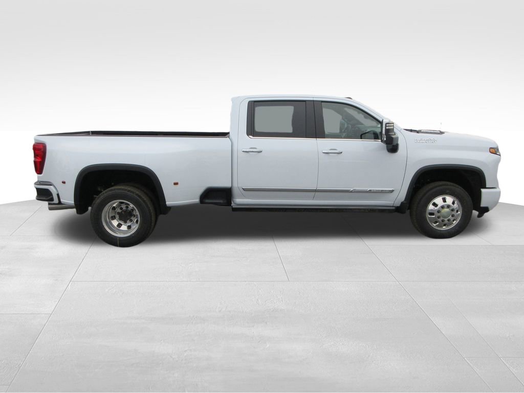 New 2026 Chevrolet Silverado 3500 High Country w/ High Country Premium Package AWD/4WD image 6