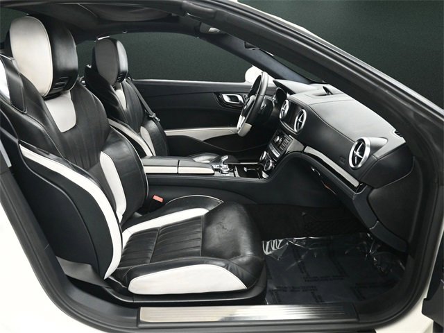 Used 2015 Mercedes-Benz SL 550 w/ White Arrow Edition image 15