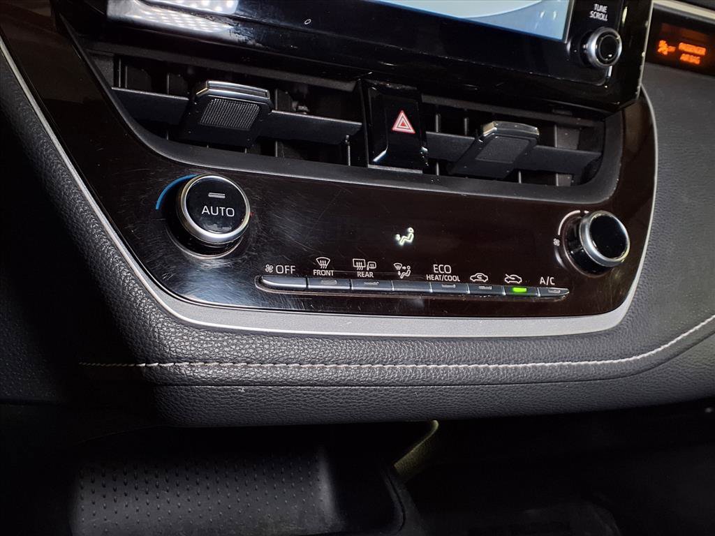 Used 2019 Toyota Corolla SE w/ Carpet Mat Package image 12