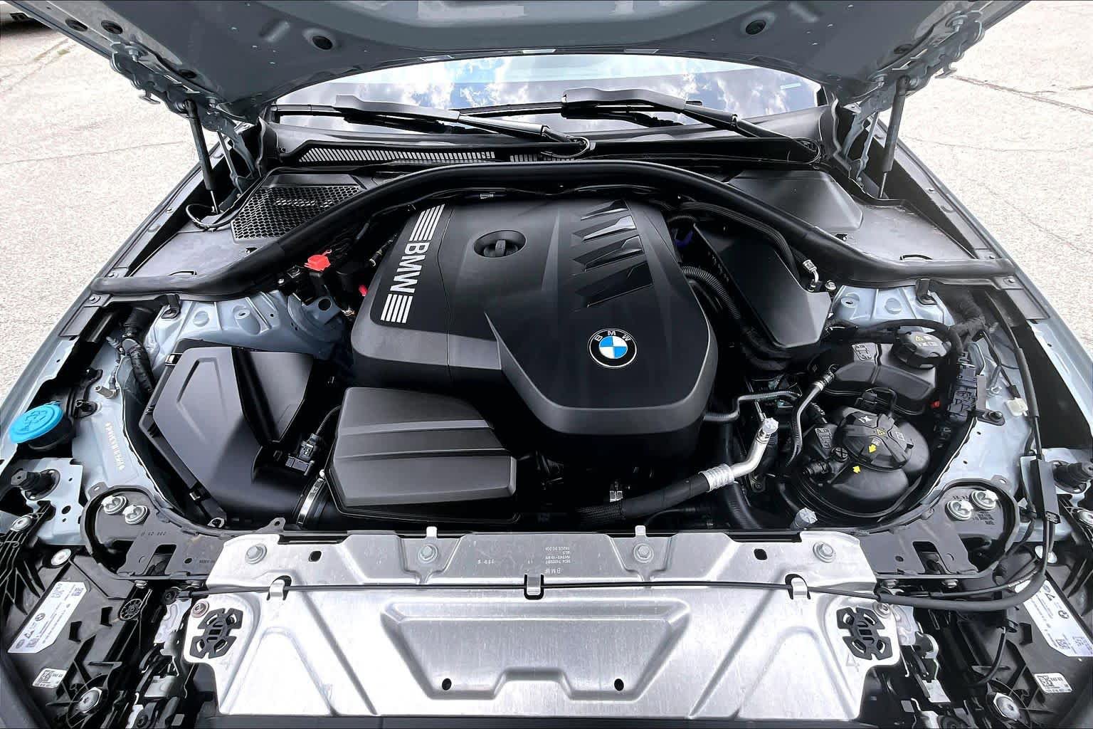 Used 2026 BMW 330i Sedan w/ M Sport Package RWD image 30