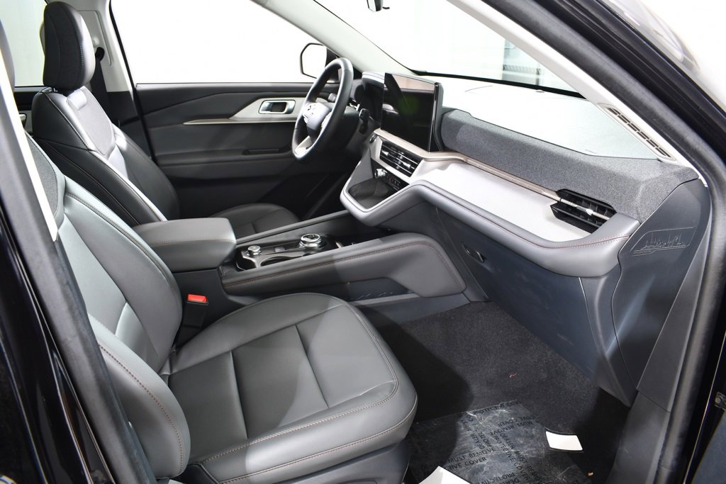 New 2025 Ford Explorer Active w/ Active Comfort Package image 10