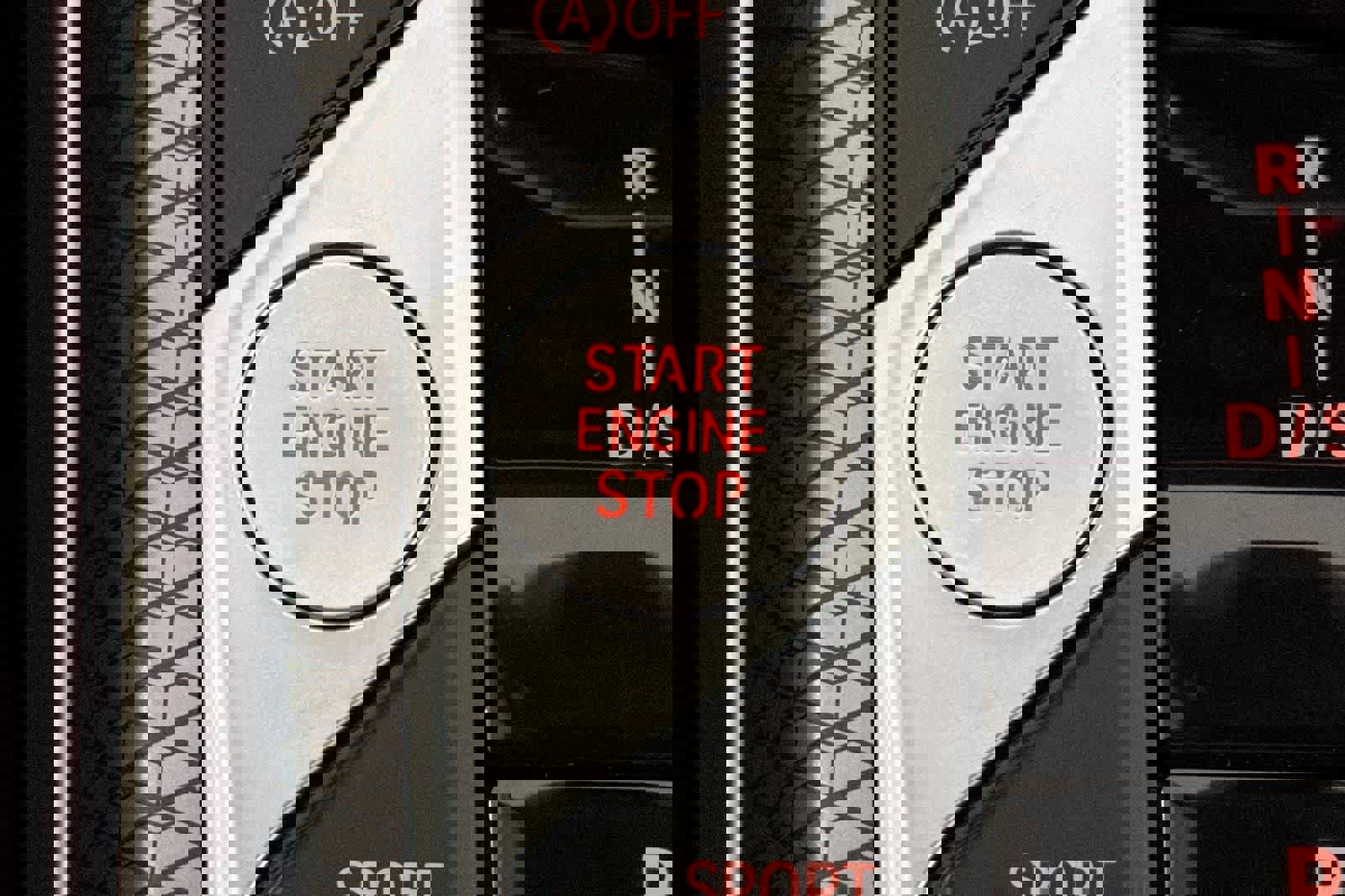 Used 2025 BMW 330i Sedan w/ Premium Package image 22