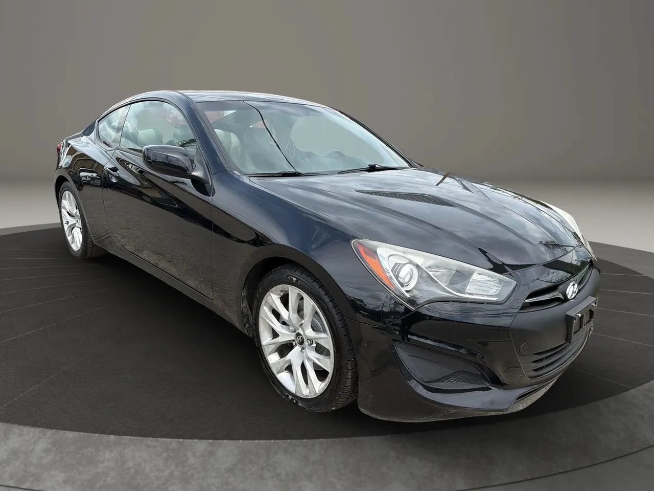 Used 2013 Hyundai Genesis 2.0T RWD image 3