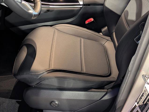 Used 2026 Mercedes-Benz GLC 300 4MATIC image 4