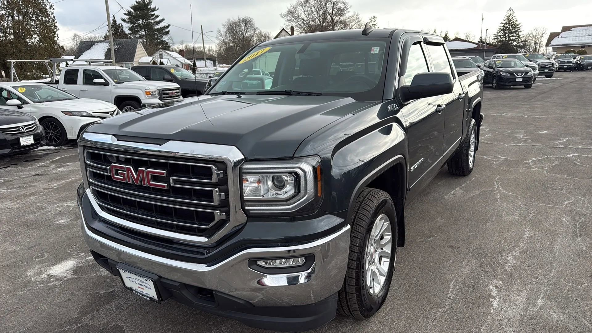 Used 2017 GMC Sierra 1500 SLE w/ SLE Value Package image 3