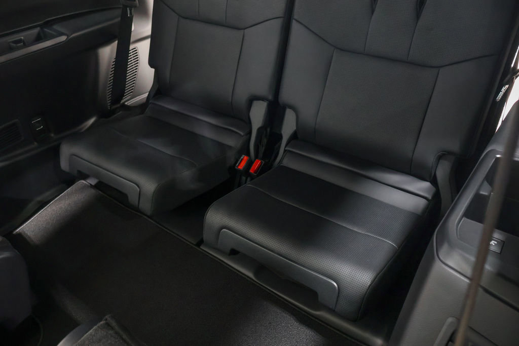 Used 2026 Lexus GX 550 w/ Accessory Package (2T) AWD/4WD image 59