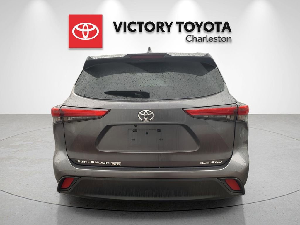 Used 2021 Toyota Highlander XLE image 5