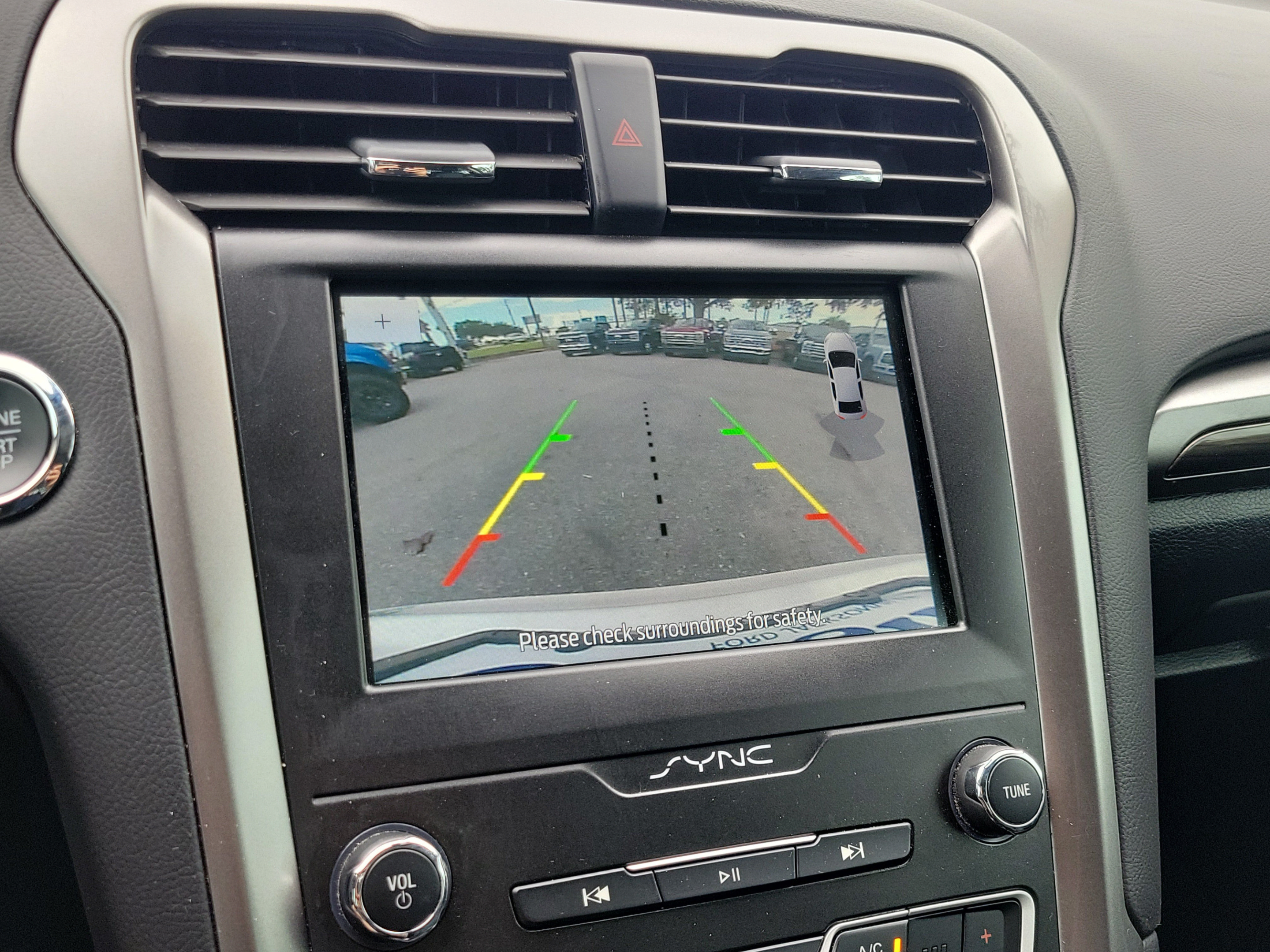 Used 2020 Ford Fusion SEL FWD image 29