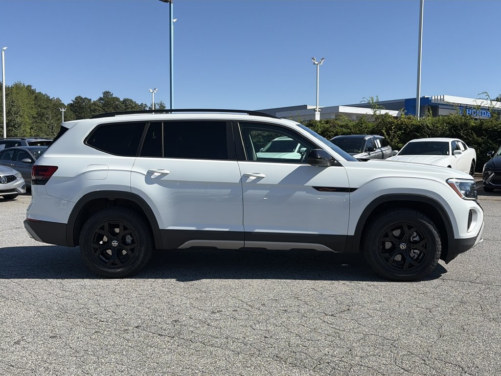 Certified 2025 Volkswagen Atlas Peak Edition SE AWD/4WD image 25