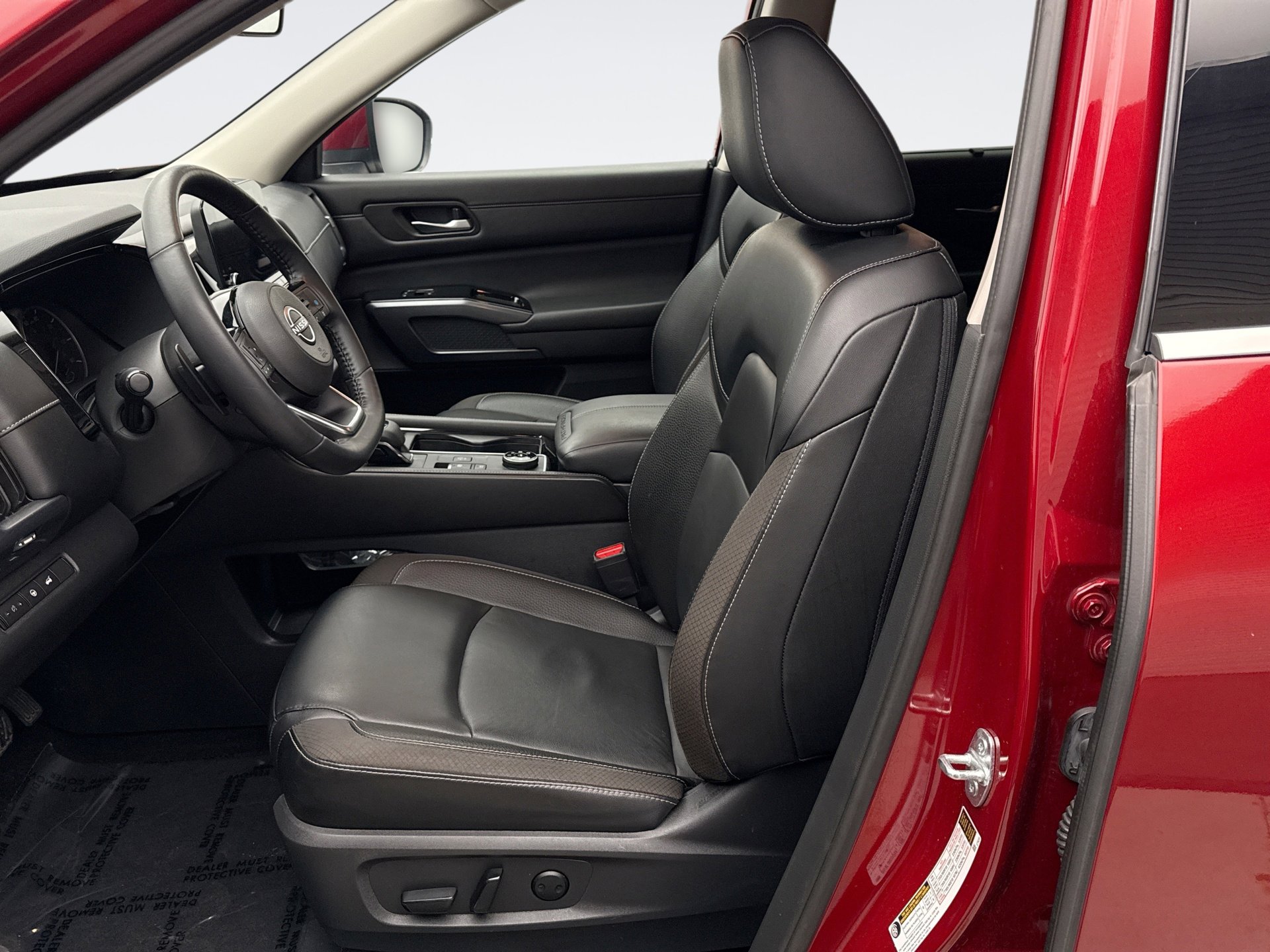 Used 2023 Nissan Pathfinder SL image 11