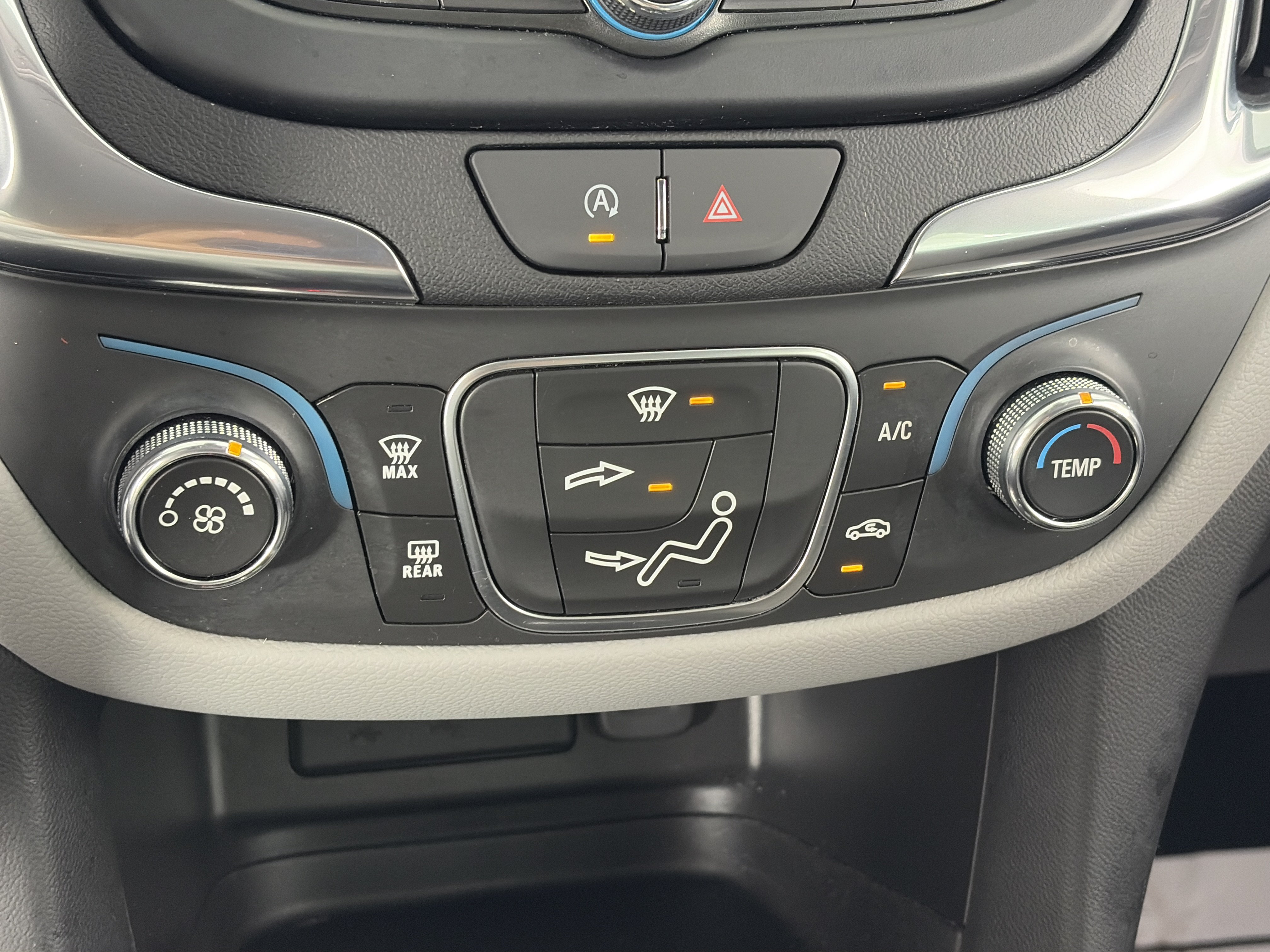 Used 2024 Chevrolet Equinox LS w/ LS Convenience Package FWD image 20