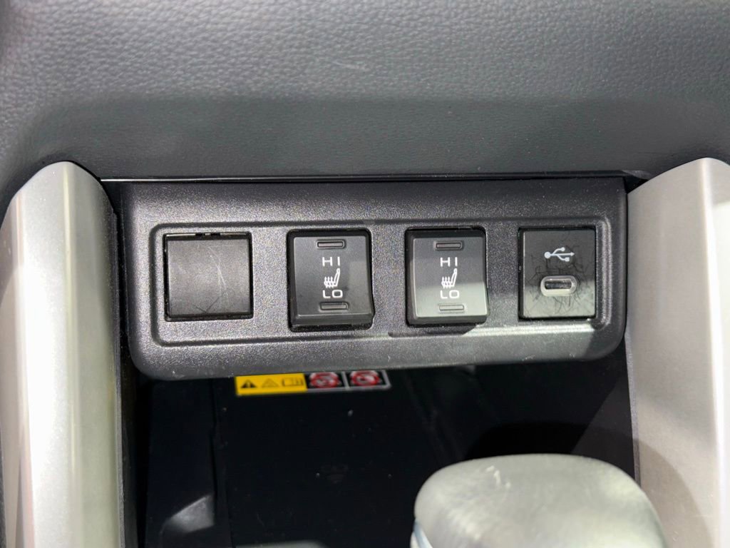 Certified 2025 Toyota Corolla Cross XLE image 28