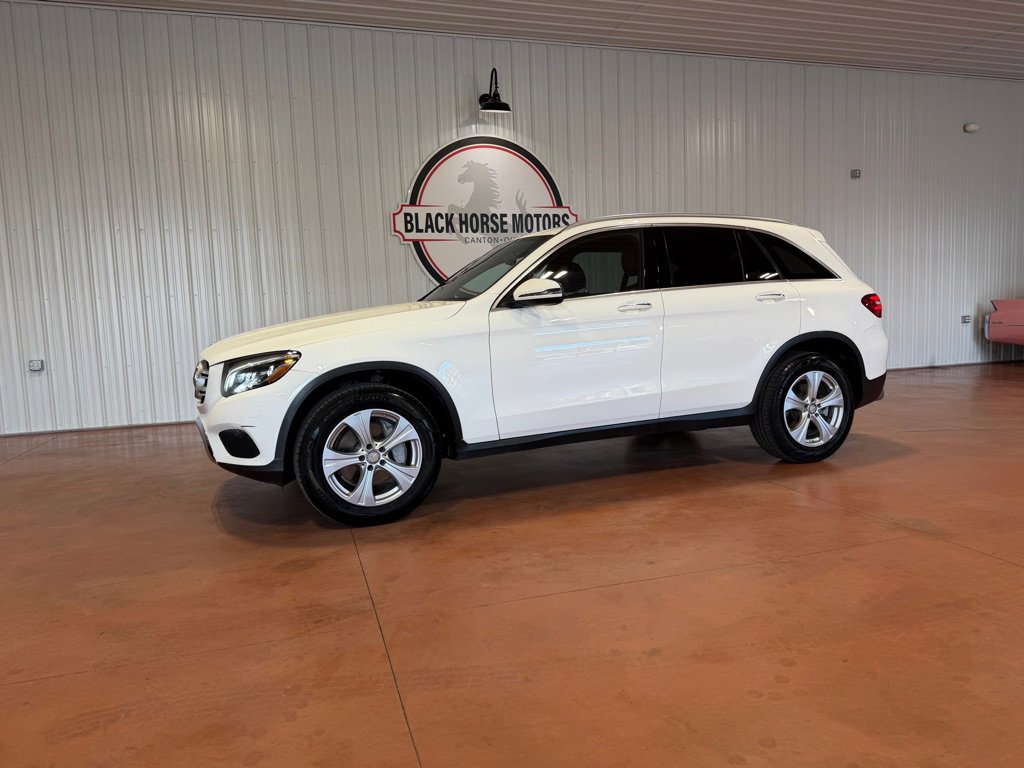 Used 2017 Mercedes-Benz GLC 300 4MATIC image 4