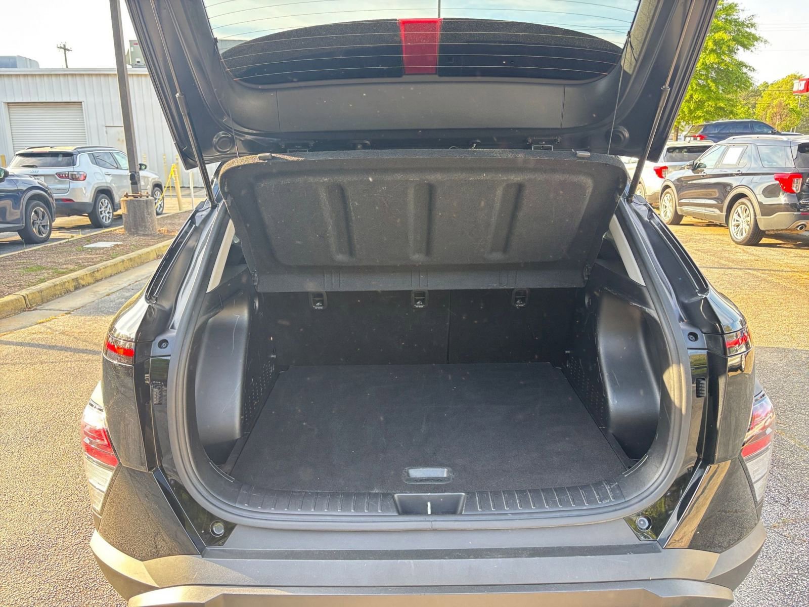 Used 2025 Hyundai Kona SEL image 32