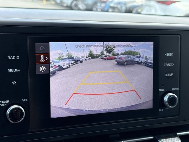Used 2023 Kia Carnival LX FWD image 20
