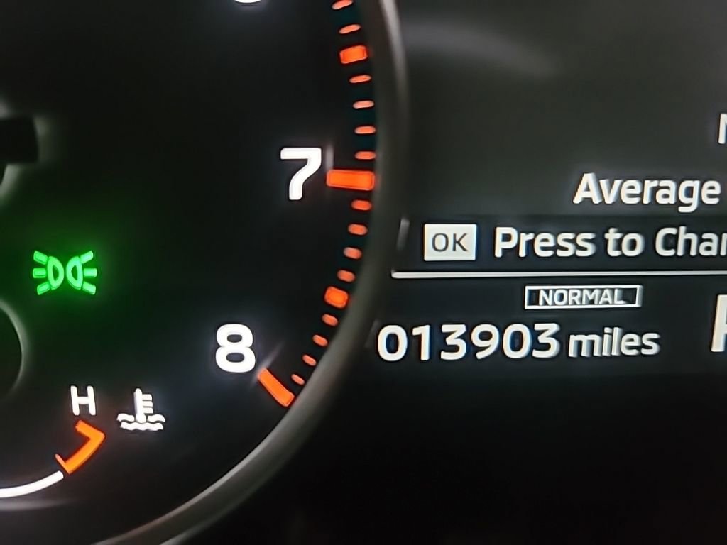 Used 2024 Mitsubishi Outlander ES image 16