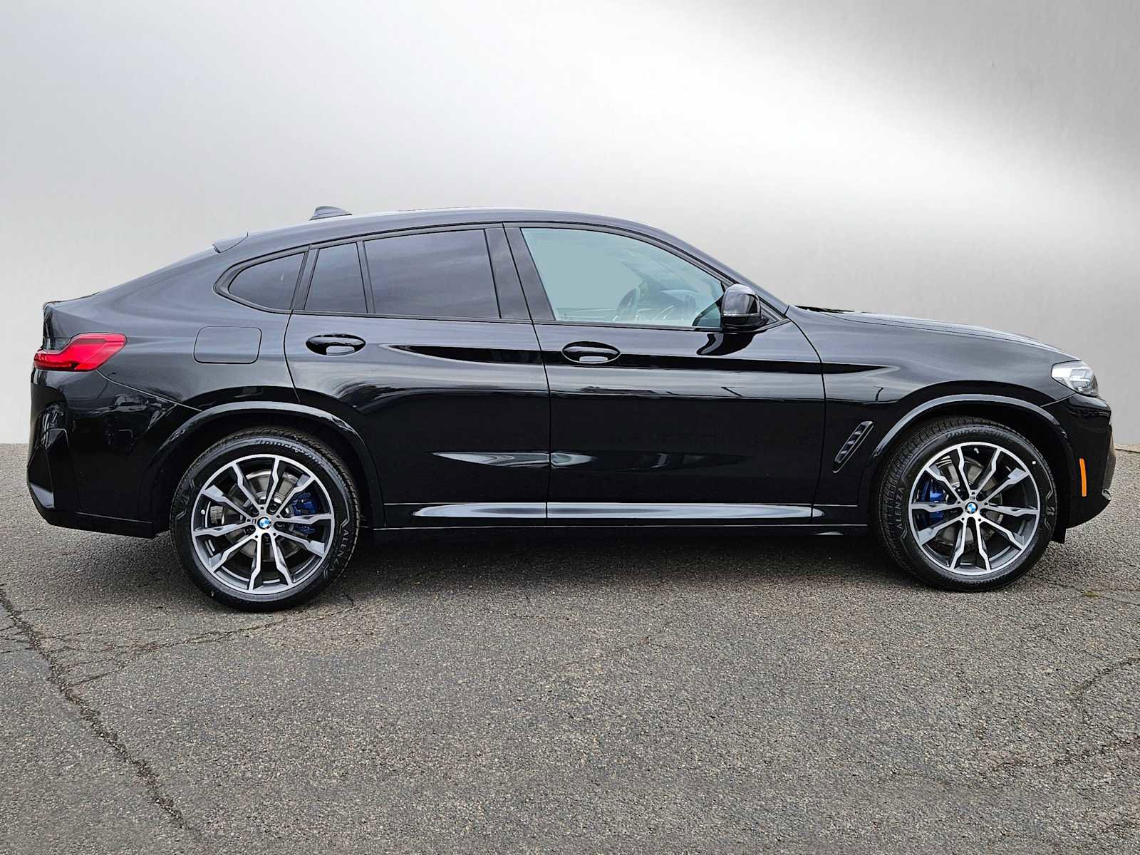 New 2025 BMW X4 M40i w/ Premium Package image 2