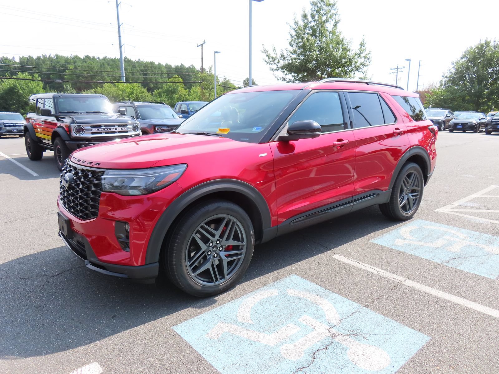 Used 2025 Ford Explorer ST-Line w/ Premium Package AWD/4WD image 3
