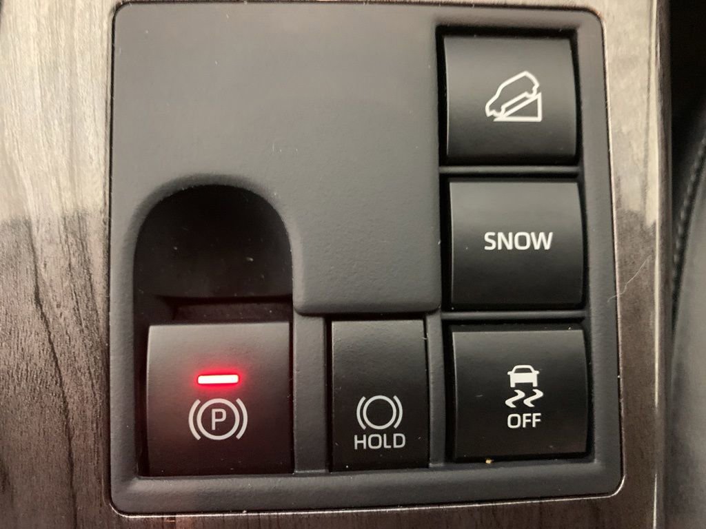 Used 2026 Toyota Highlander Limited image 30