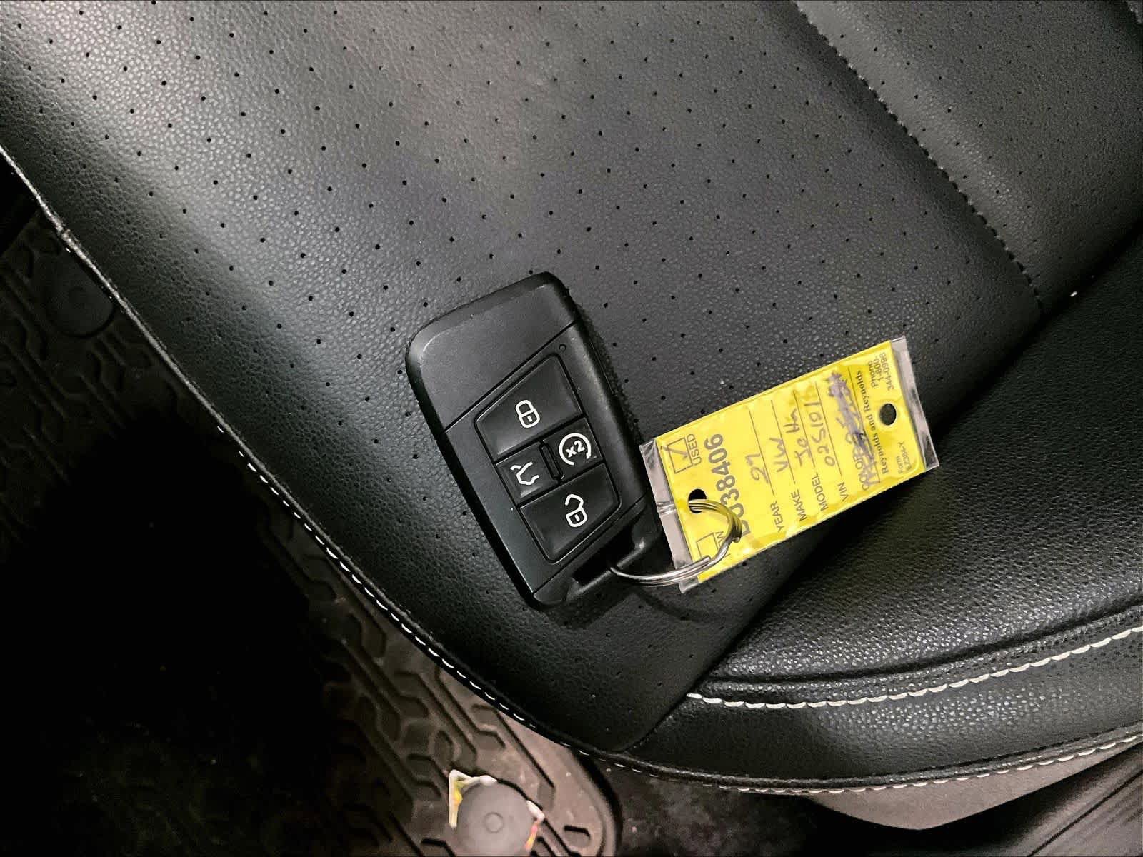 Used 2024 Volkswagen Jetta SE w/ Panoramic Sunroof Package FWD image 12