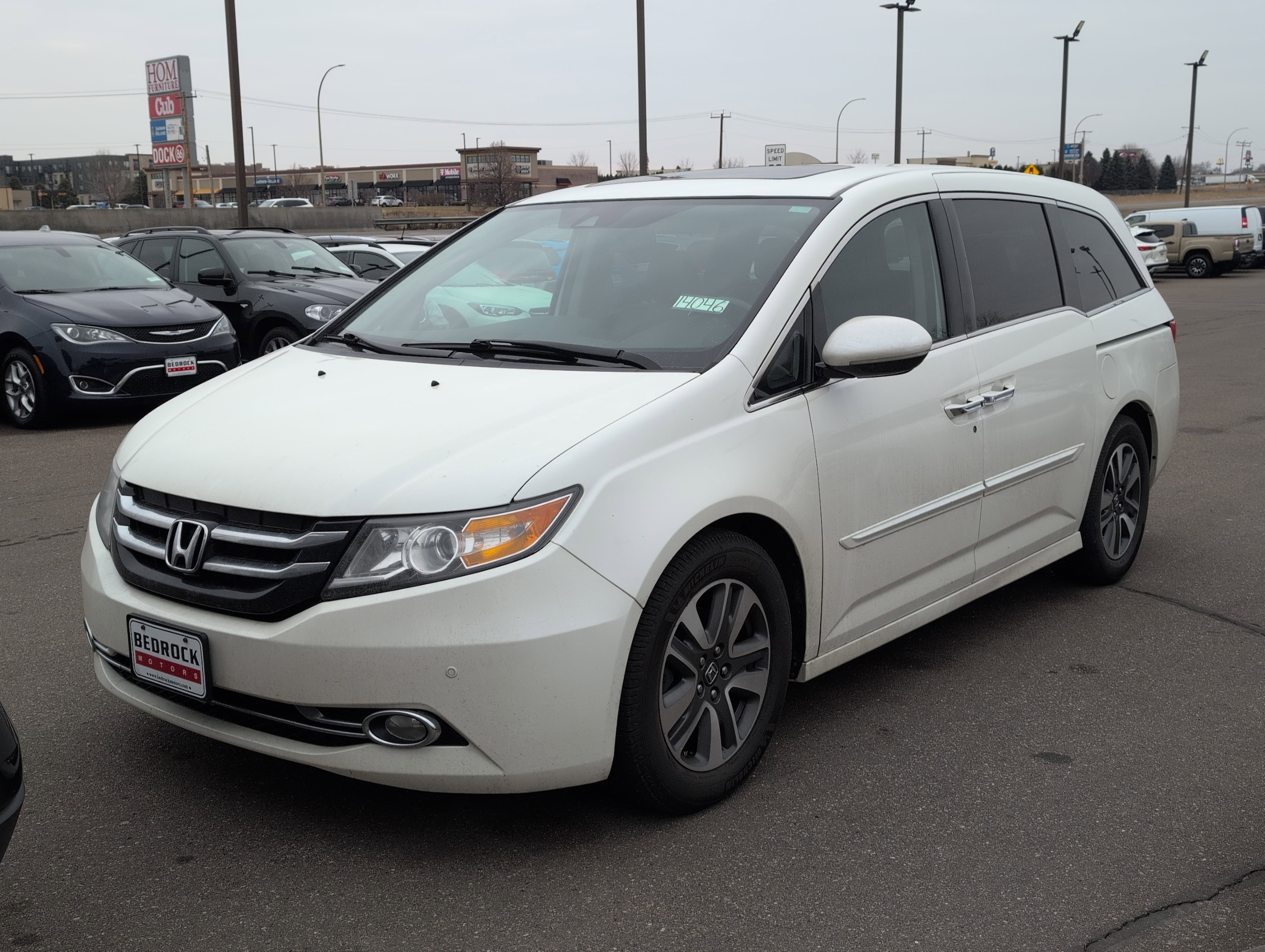 Used 2017 Honda Odyssey Touring image 3