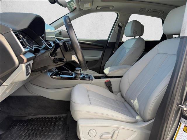 Used 2023 Audi Q5 2.0T Premium w/ Convenience Package AWD/4WD image 17