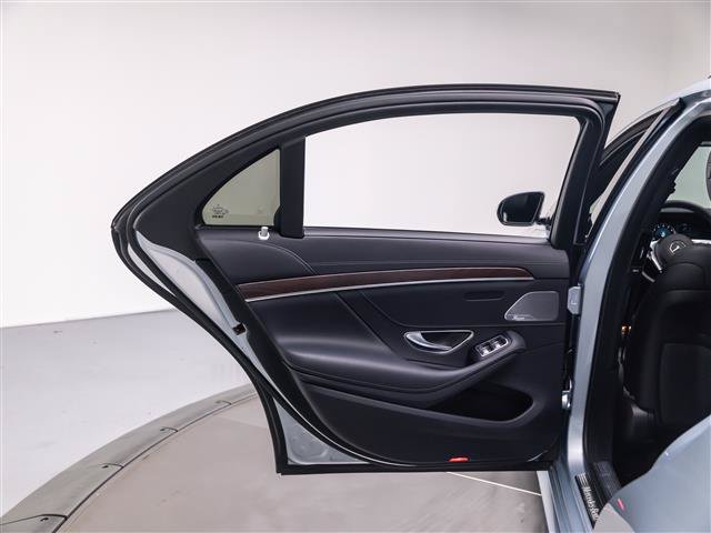 Used 2019 Mercedes-Benz S 450 Sedan image 30