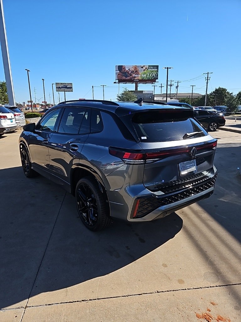 New 2026 Volkswagen Tiguan SE R-Line image 7