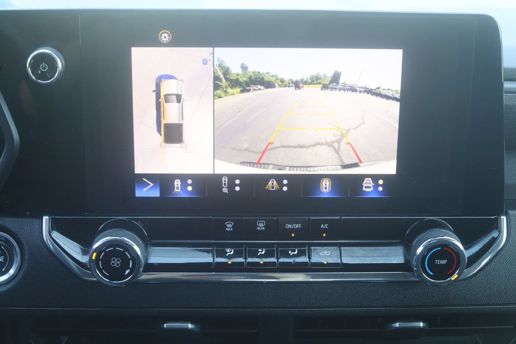 Used 2023 Chevrolet Colorado Trail Boss w/ Technology Package AWD/4WD image 12