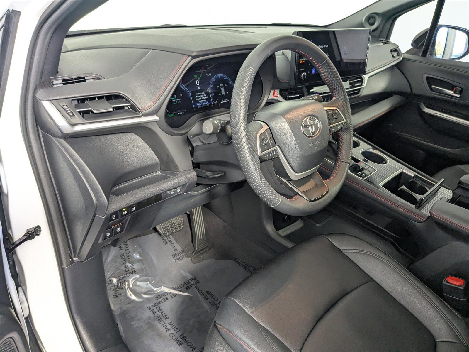 Used 2025 Toyota Sienna XSE image 9