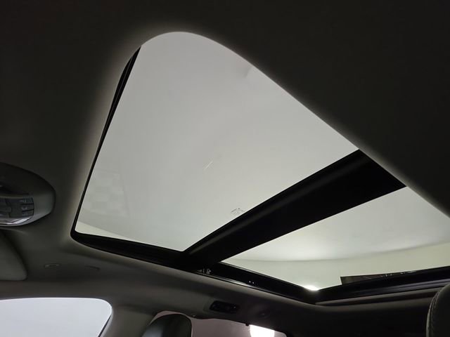 Used 2018 Chrysler Pacifica Limited w/ Tire & Wheel Group image 33