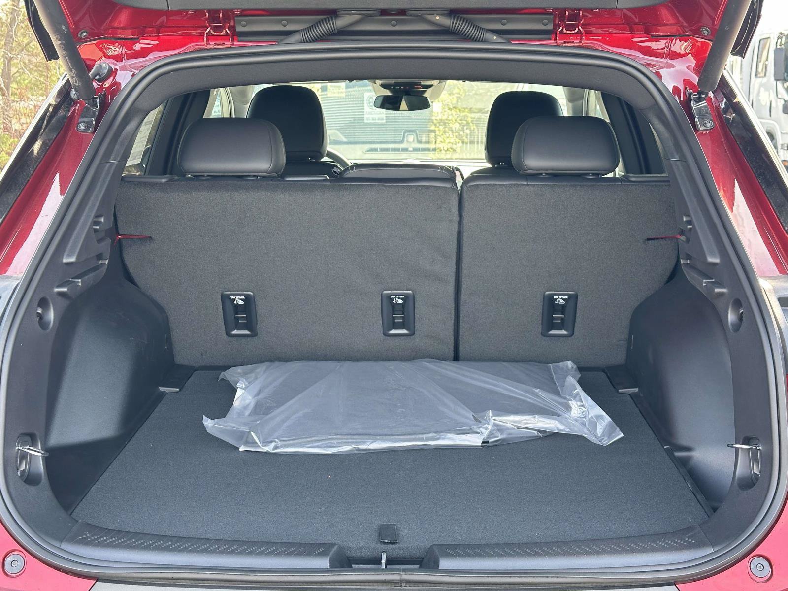 New 2026 Chevrolet Equinox EV LT w/ LPO, Blackout Package FWD image 23