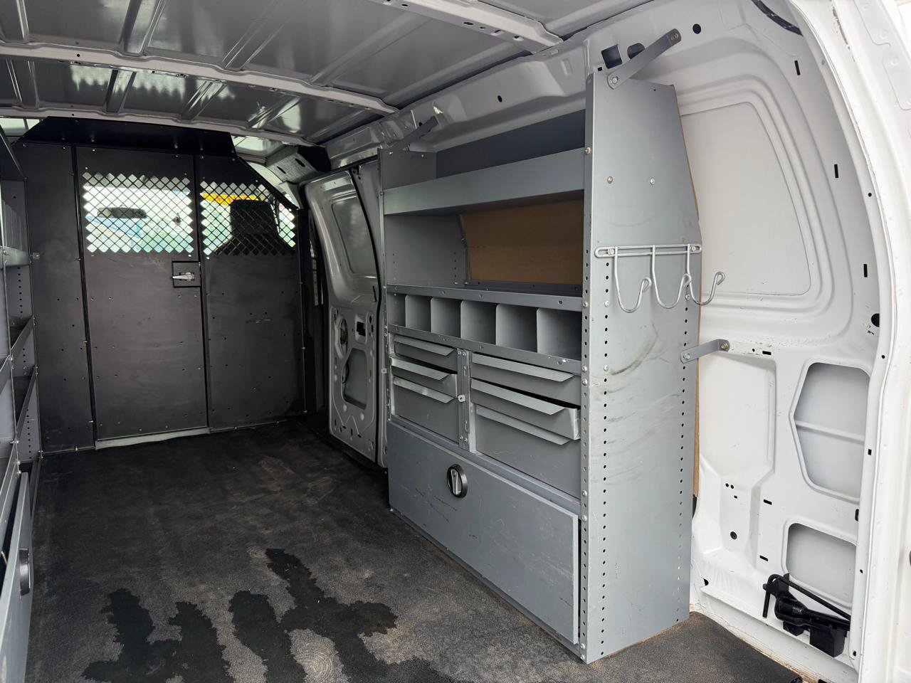 Used 2014 Ford E-150 and Econoline 150 RWD image 9