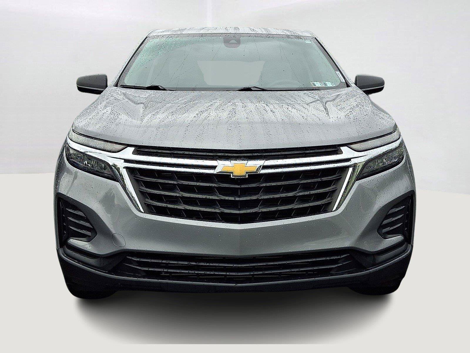 Used 2023 Chevrolet Equinox LS w/ LS Convenience Package AWD/4WD image 2