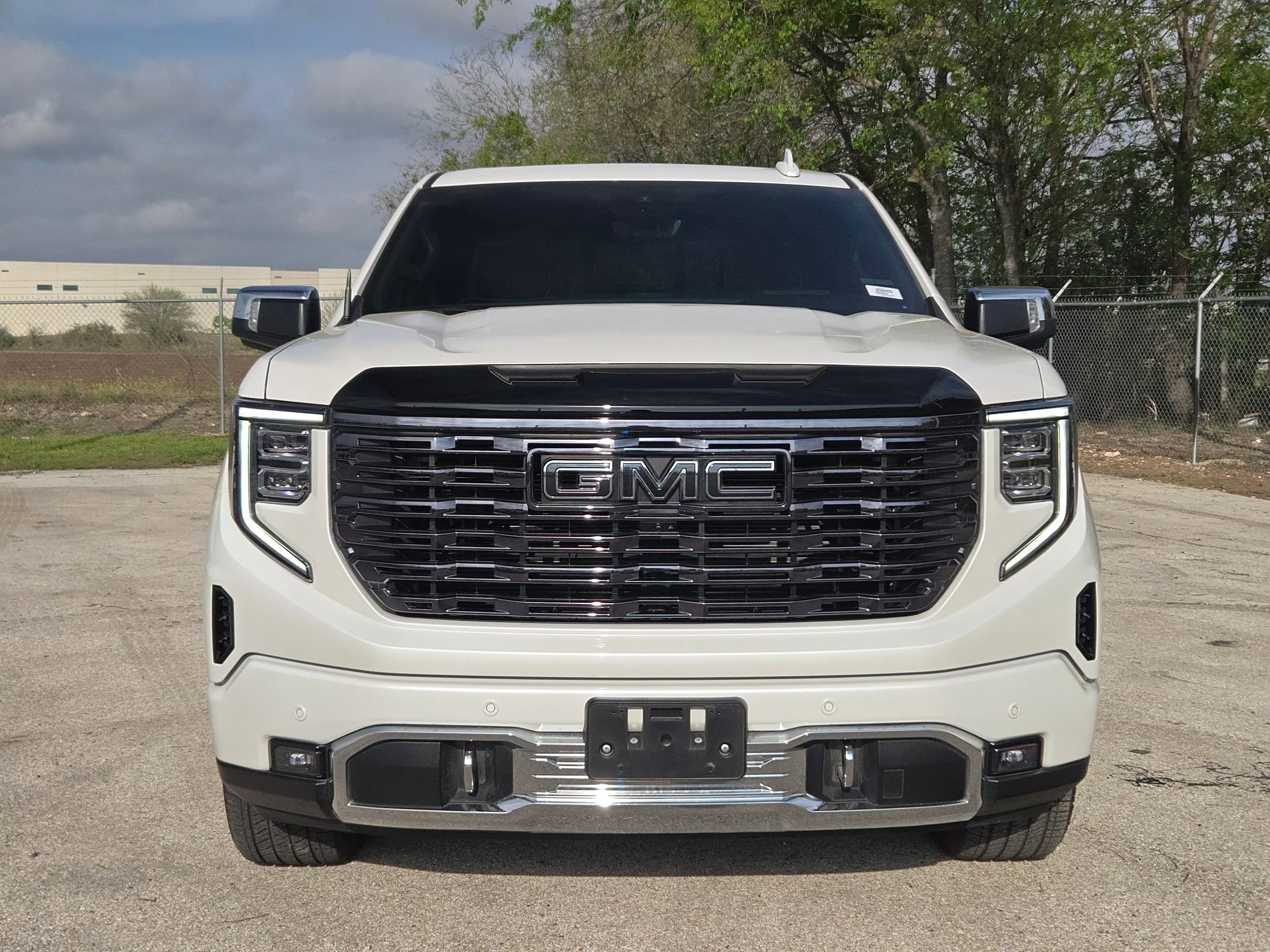 Used 2025 GMC Sierra 1500 Denali Ultimate image 8